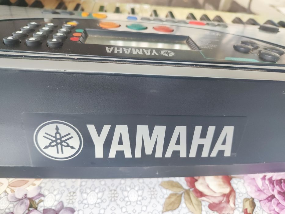 Yamaha psr-240 .