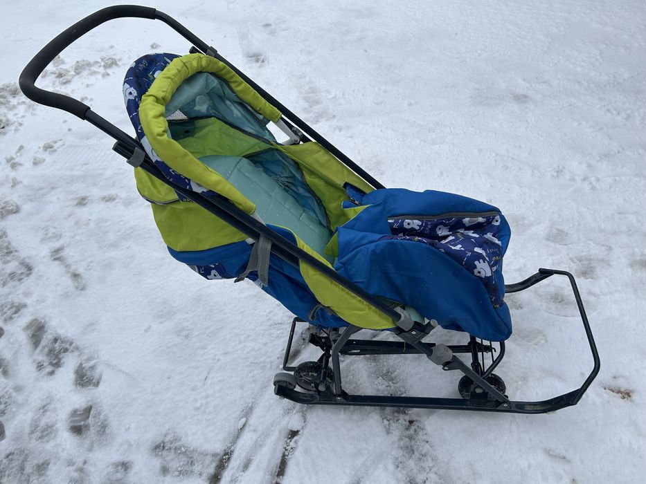 Сани для детей в хорошем состоянии