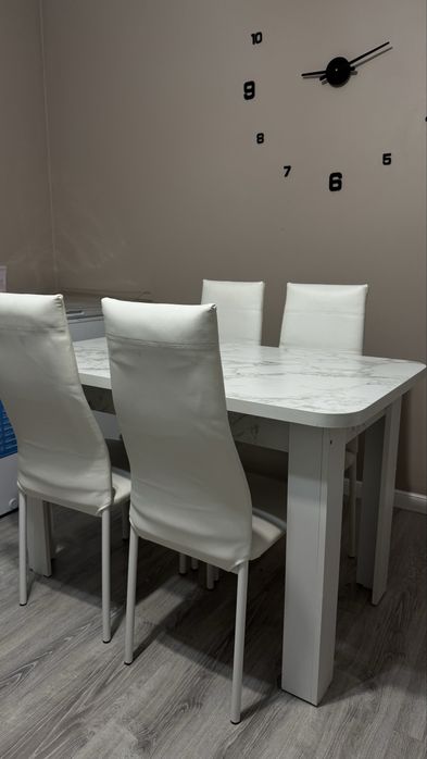 Продам стол со стулями