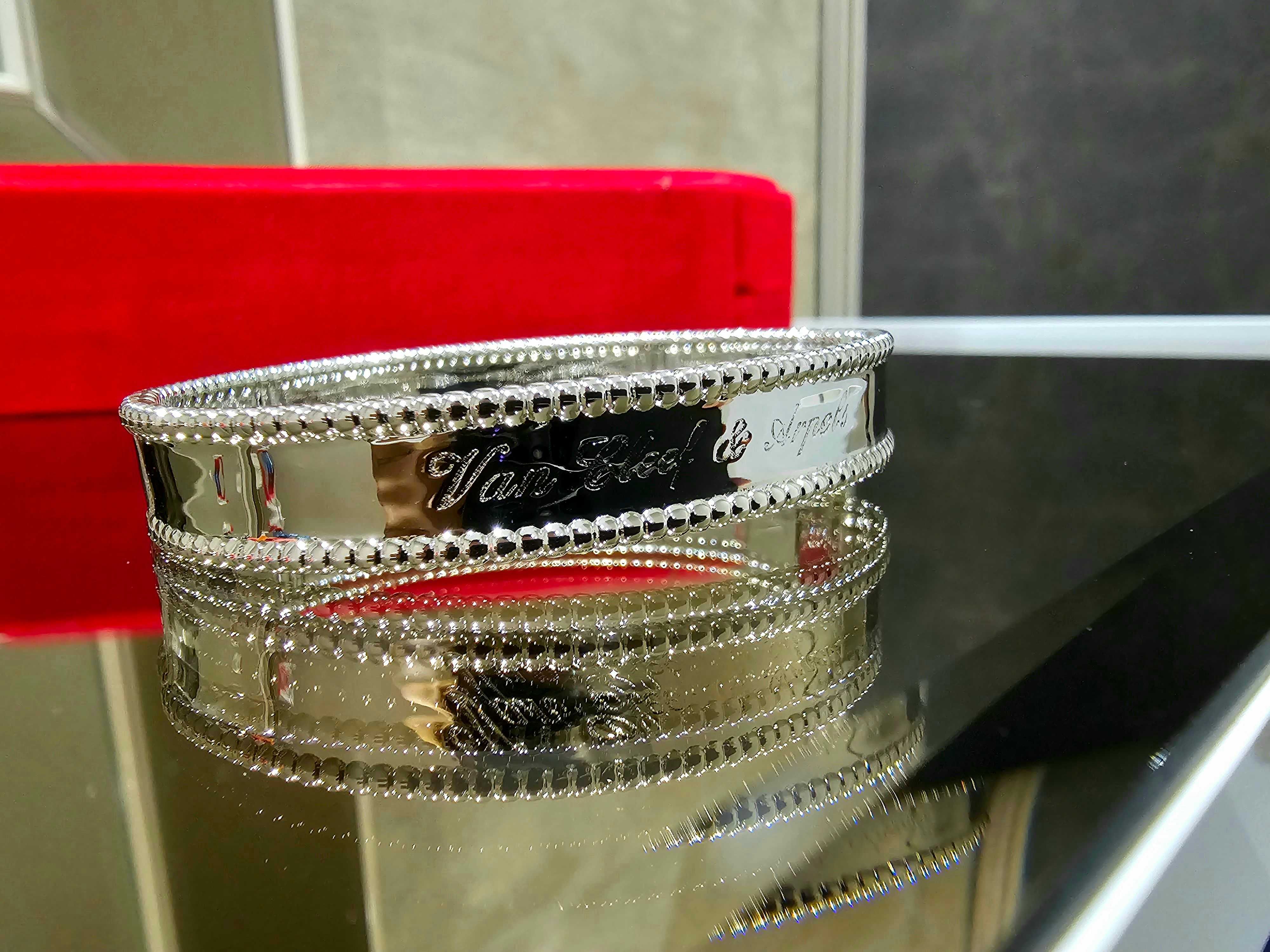 Van Cleef & Arpels VCA Silver Perlée Signature Дамска Гривна