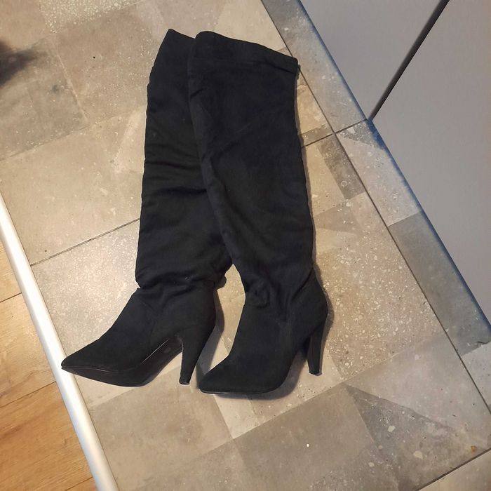 Ботуши 3 чифта номер 39 всеки по 10лв.