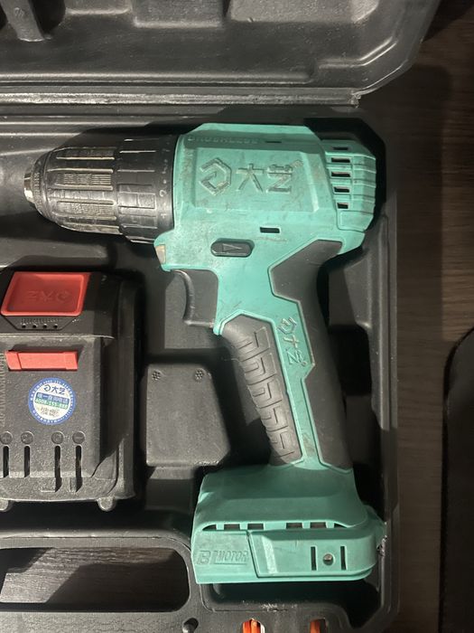 Продам шуруповерт