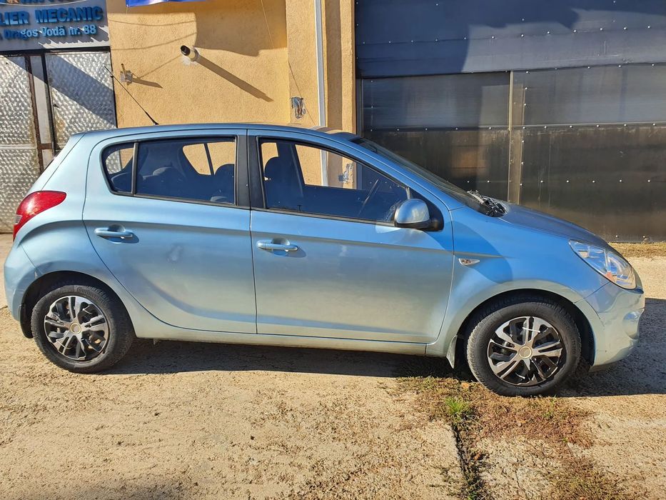 Hyundai i20 Primul Proprietar / stare bună / mașină de oraș puțin utilizată