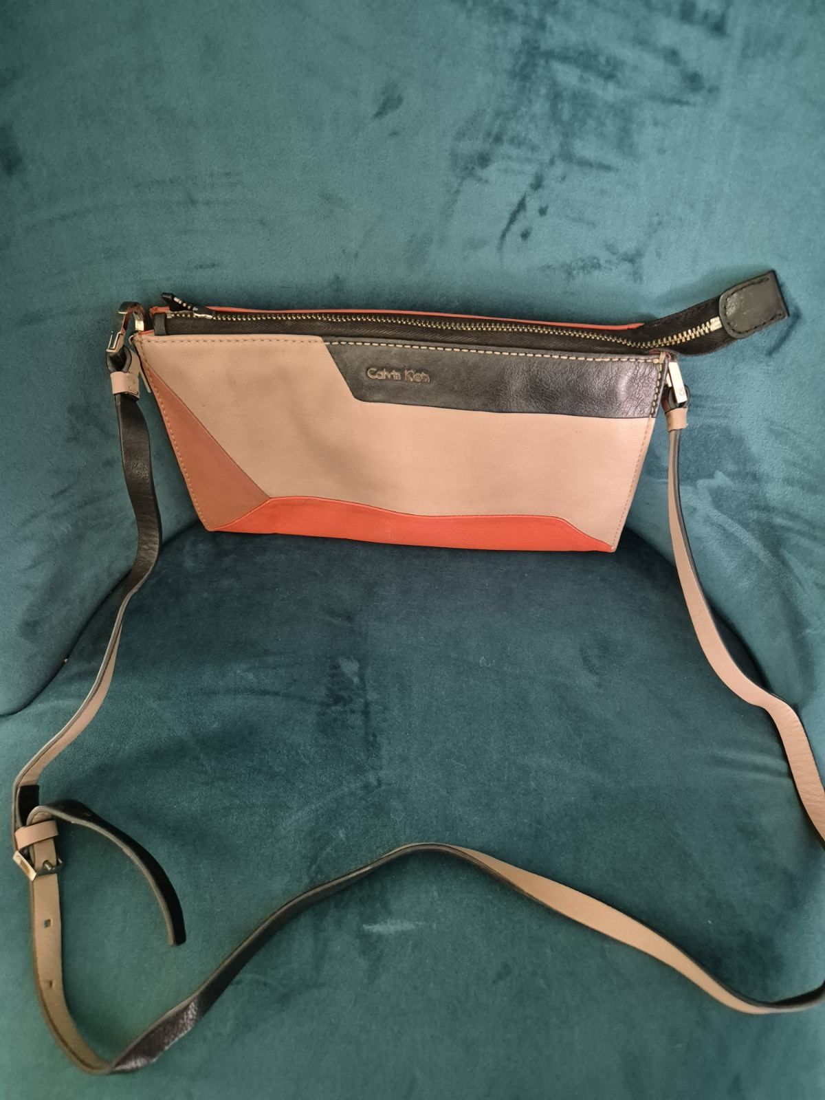 Чантичка  Calvin Klein