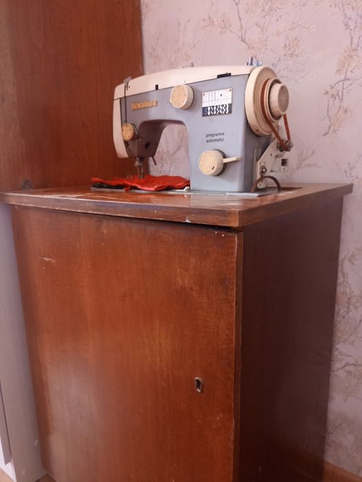 Продам Швейную машину