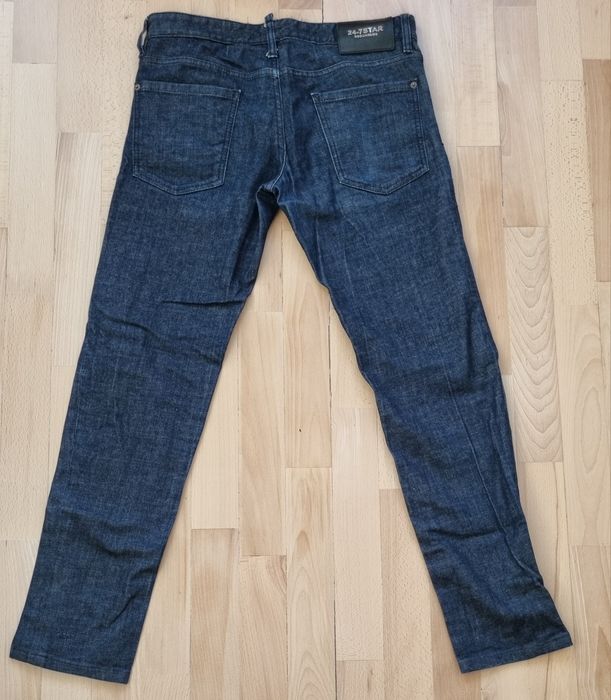 Vând Blugi Dsquared2