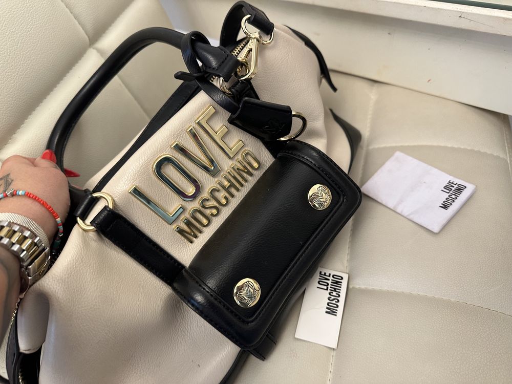 Vand geanta Moschino piele!