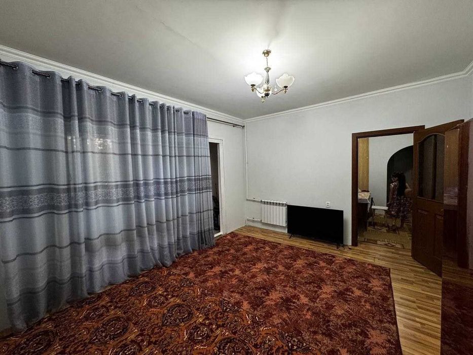 Срочно продается двух комнатная квартира в Яккасарайском районе