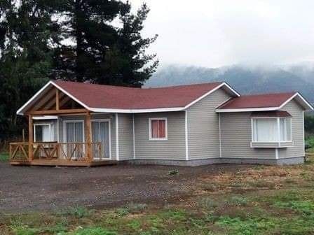 Vând casă pe structura metalica