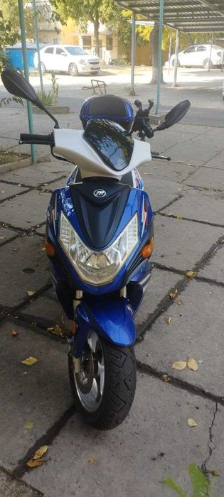 Продам Lifan скутер LF125-26