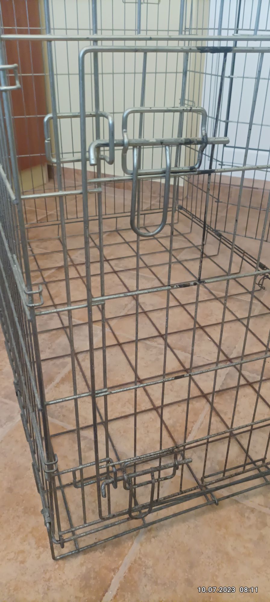 Под наем-Сгъваема клетка с решетъчни стени за кучета, с две врати