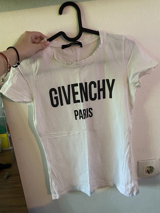 Оригинална тениска на Givenchy