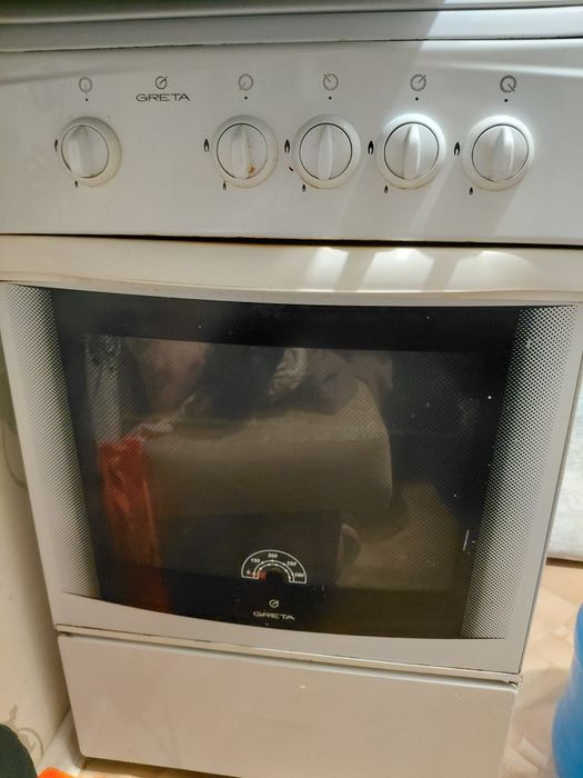 Продам газ плиту Greta
