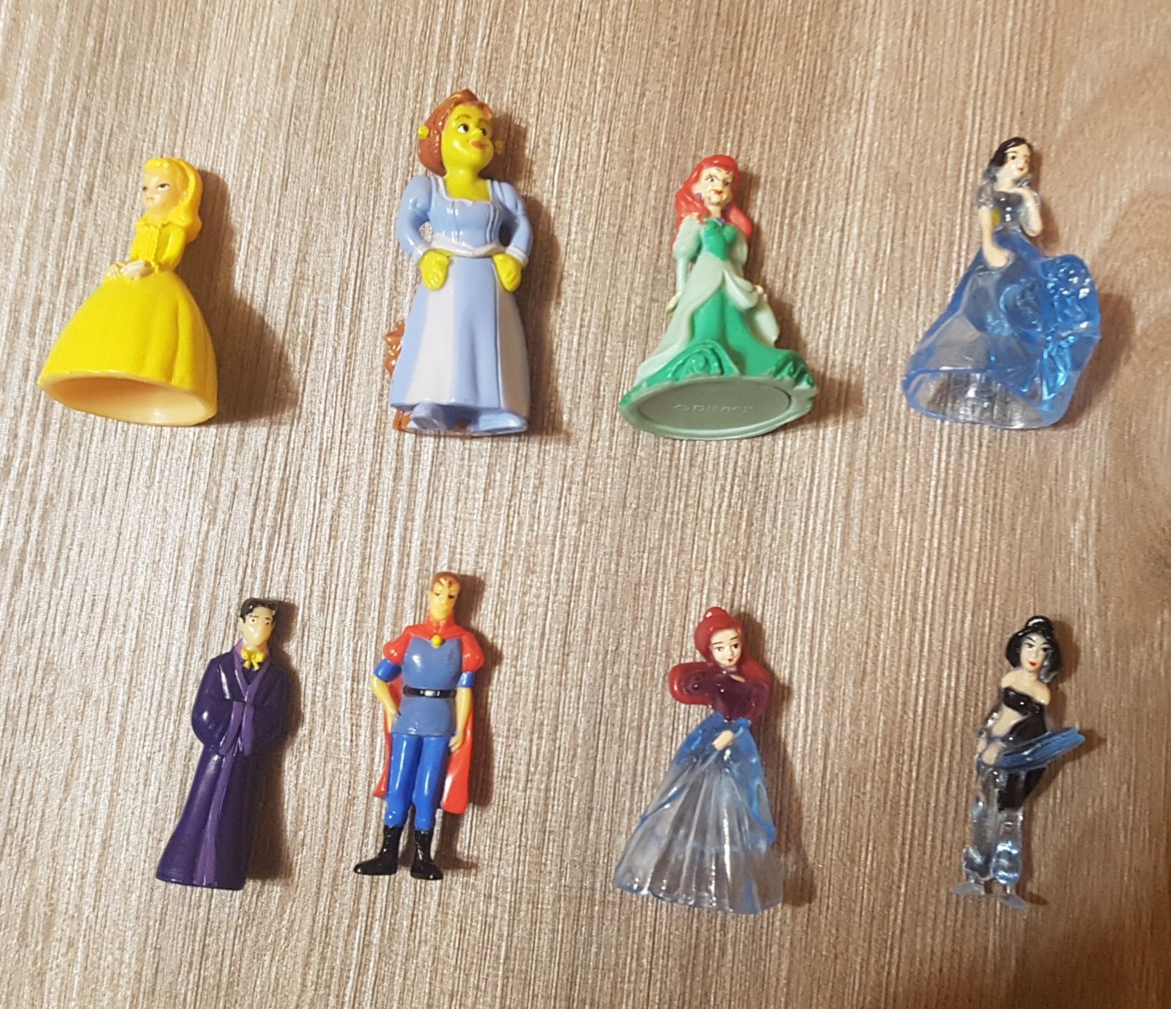 Set minifigurine si stickere cu prințese Disney