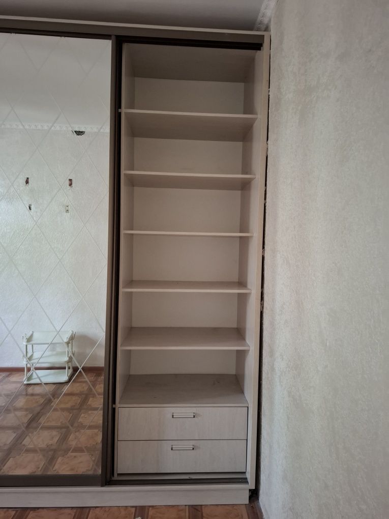 Продам шкаф купе