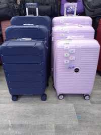 Комплект чемоданов размеров S M L,