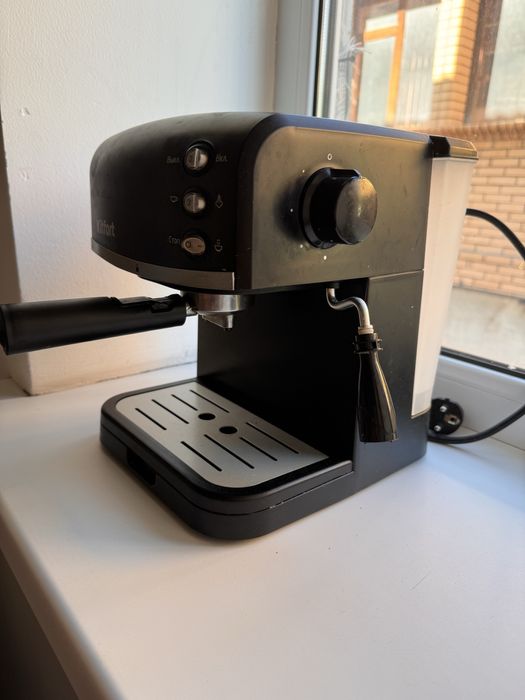 Продам кофемашину Kitfort