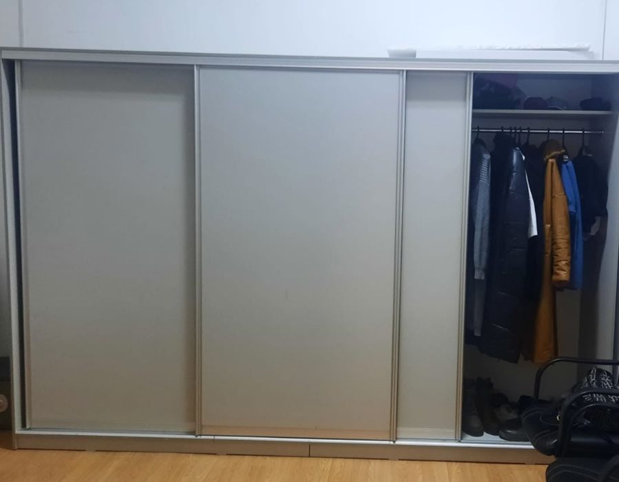 Продам шкаф 3 метра длина, серого цвета в отличном состоянии