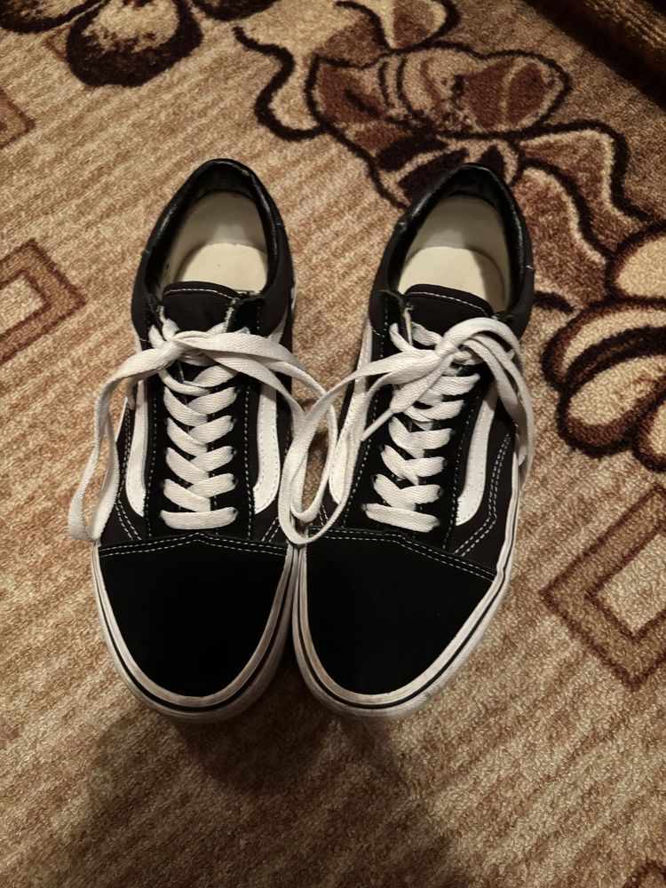 обувки на  Vans.