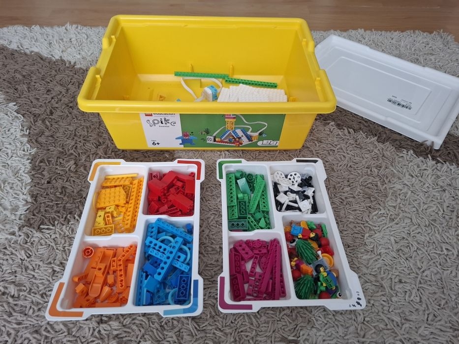 Lego spike essential