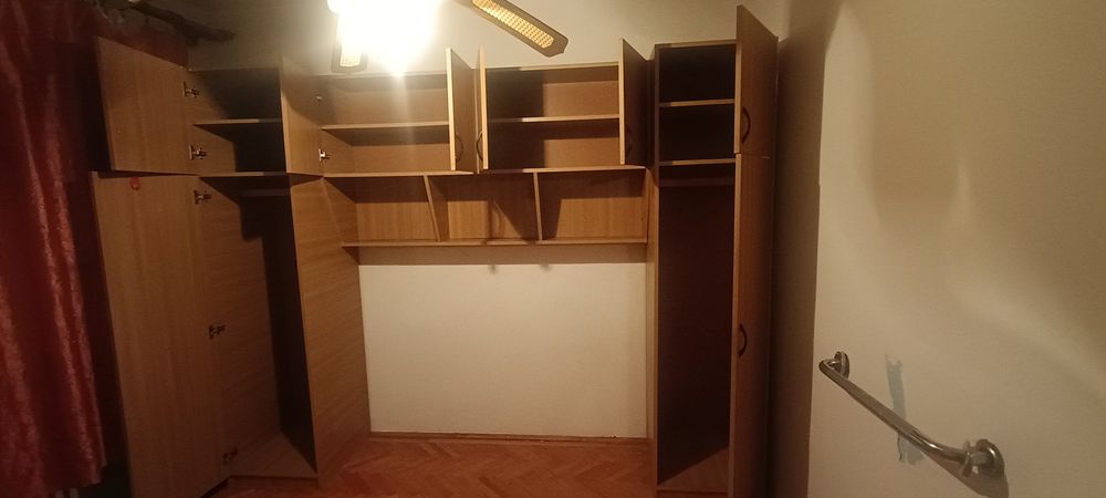 Vând Mobila tineret