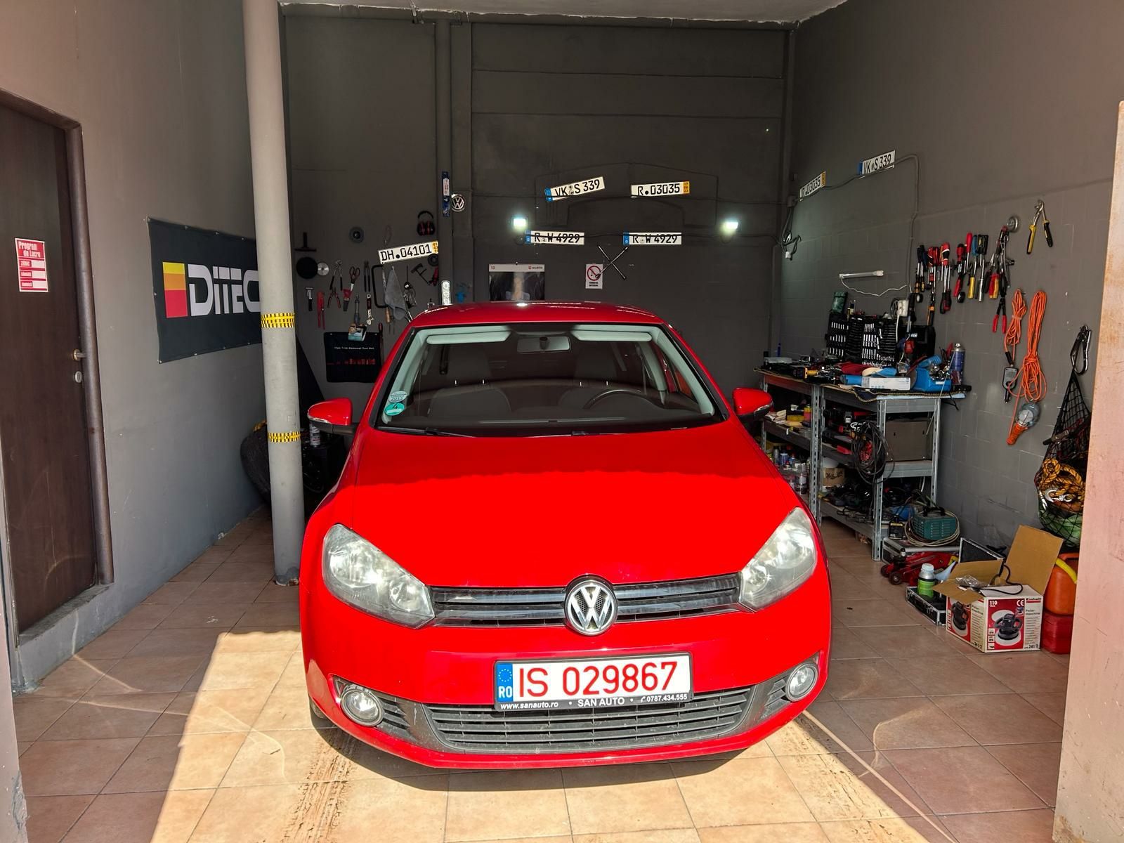 Spatiu detailing auto echipat de inchiriat