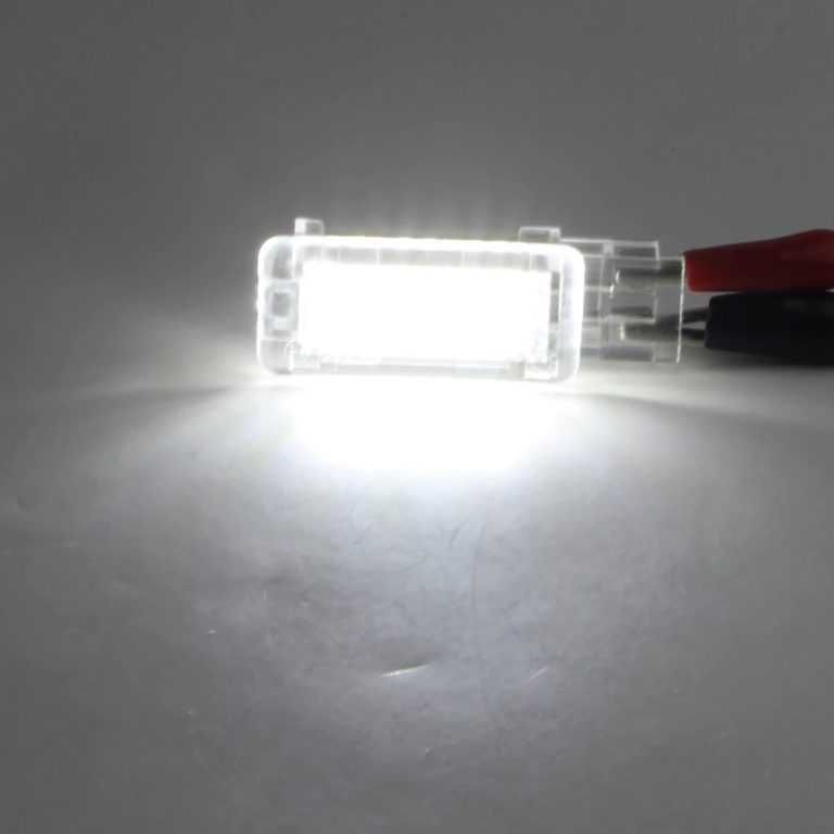 Lampi LED Portiere Portbagaj Mercedes Benz C CLK SLK R171 W209 W240