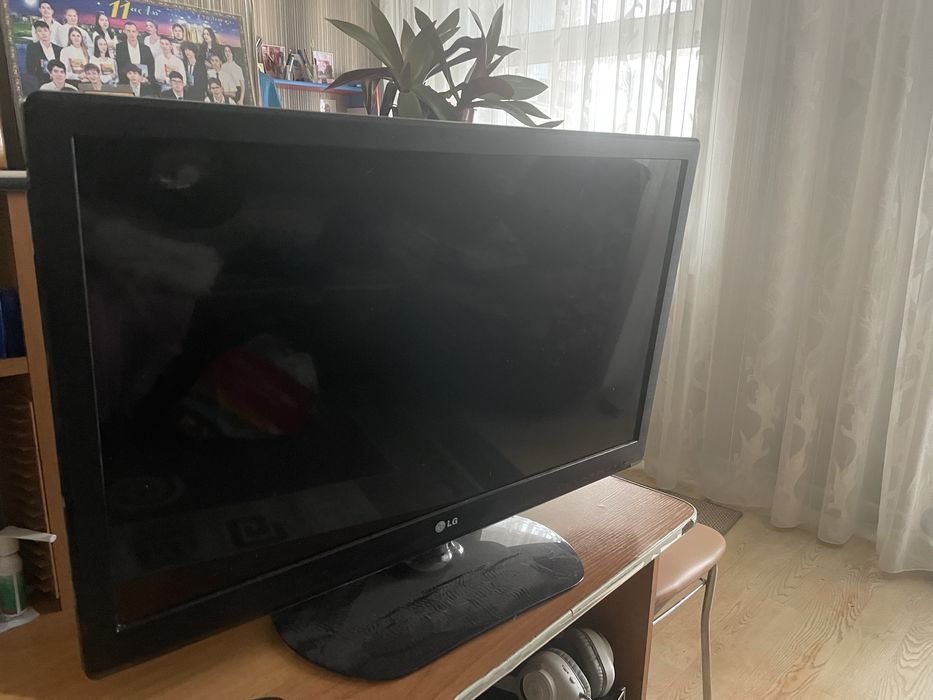 Продам телевизор LG на запчасти.
