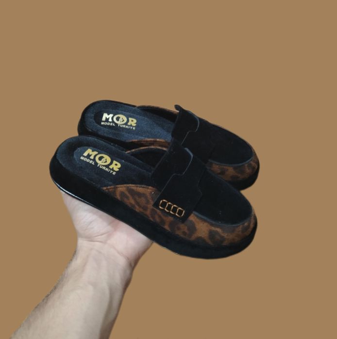 Siz izlagan oyoq kiyimlar