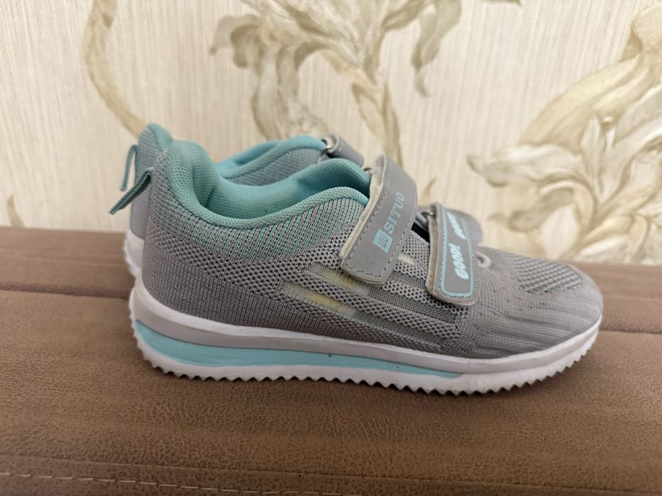 Кроссовки на лето