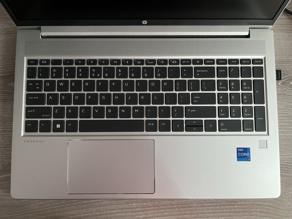 Laptop hp i7 nou