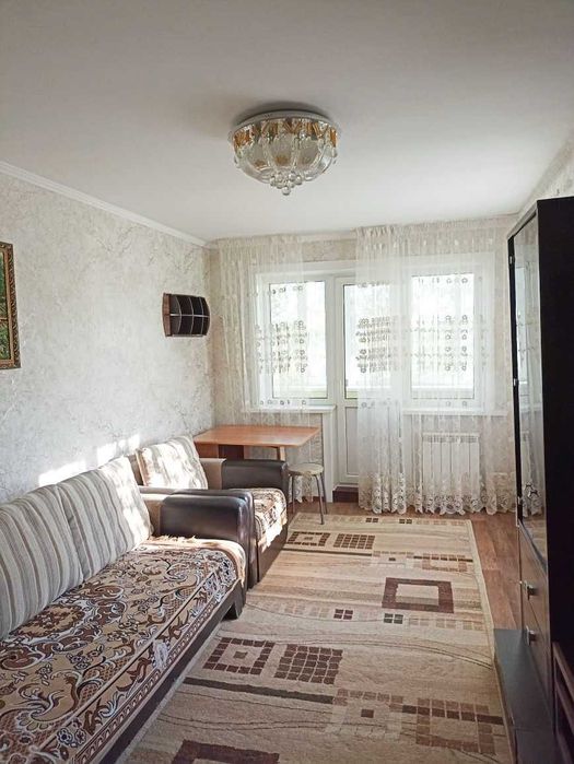 продам 2 комнатную квартиру в районе Уюта