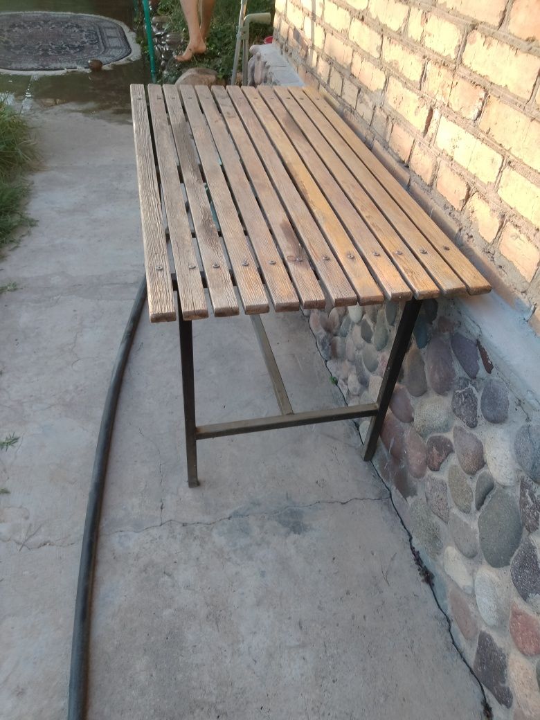 Продам садовый столик