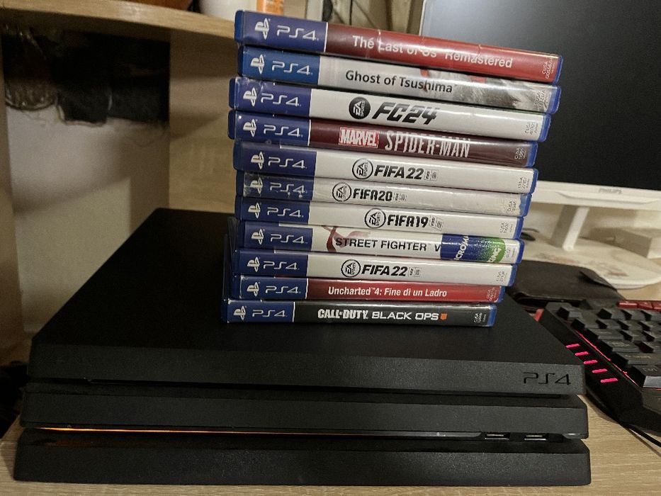 Vând Ps4 Pro 1Tb