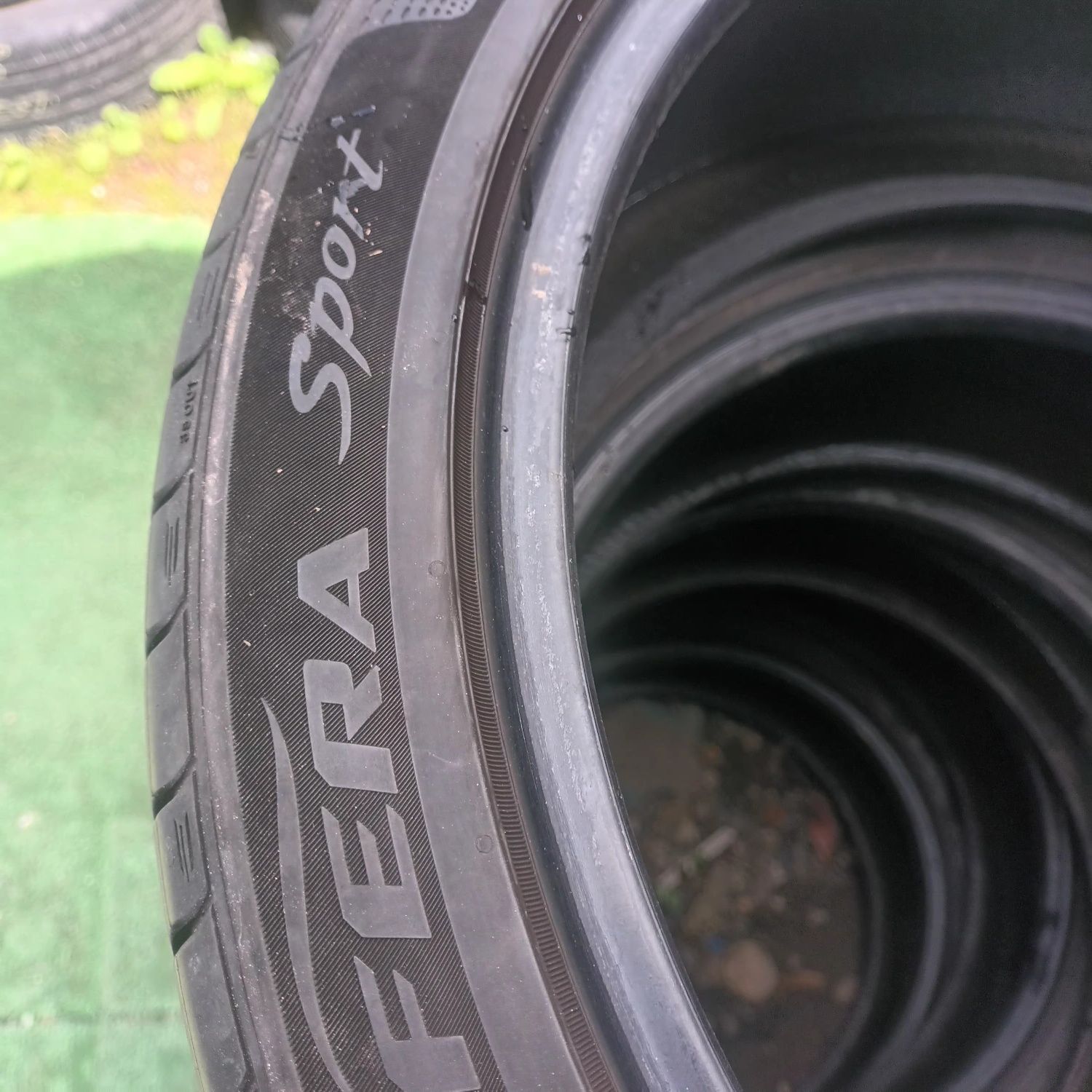 Продавам гуми 225 40 18 KUMHO 2бр летни дот 2021г