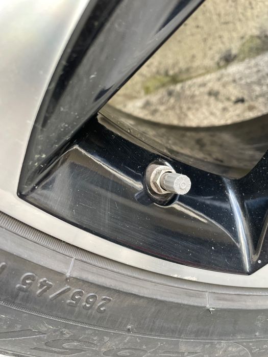 Продавам джанти с  зимни гуми  MERCEDES