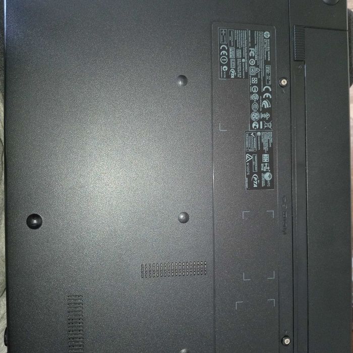 Laptop HP cu încărcator