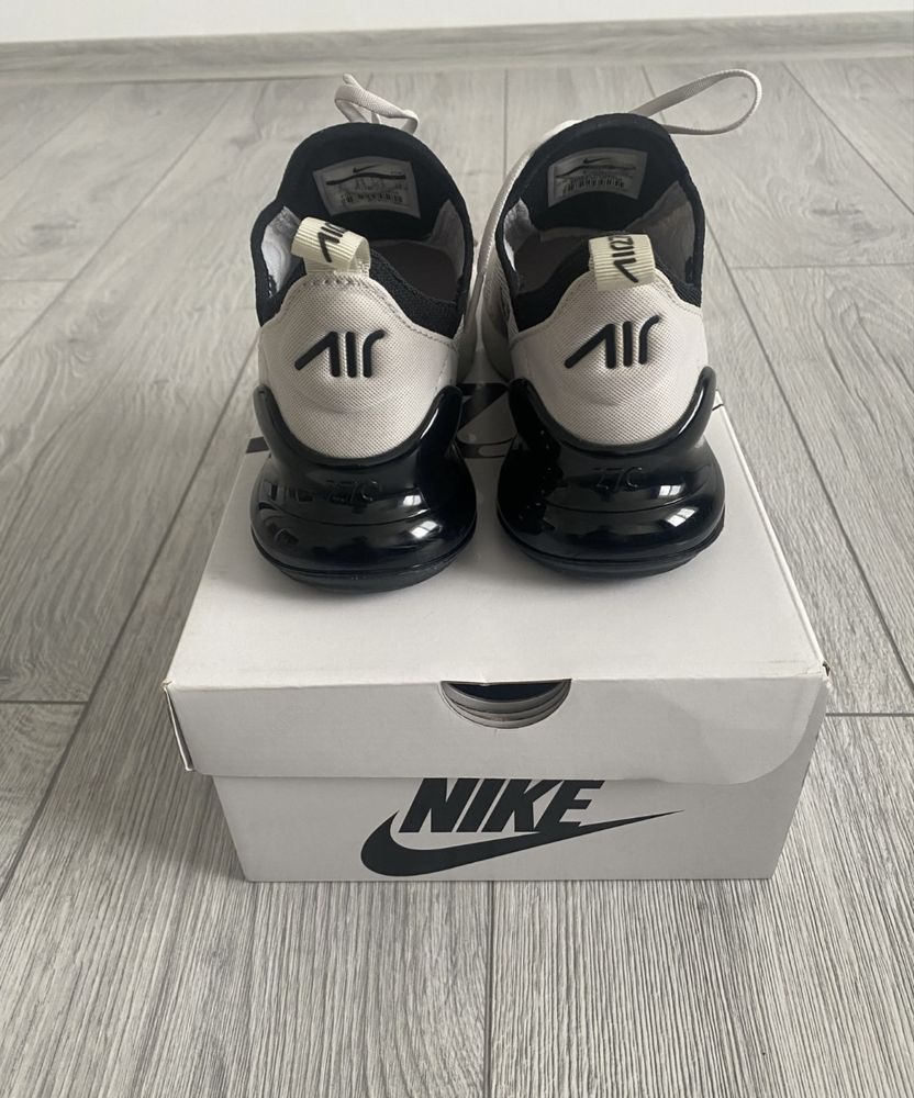Adidasi Nike AirMax 270 gri pudrat/ negru, marimea 36,5 / 23 cm