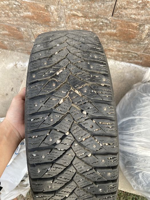 Зимние шины(шипы) Triangle R15