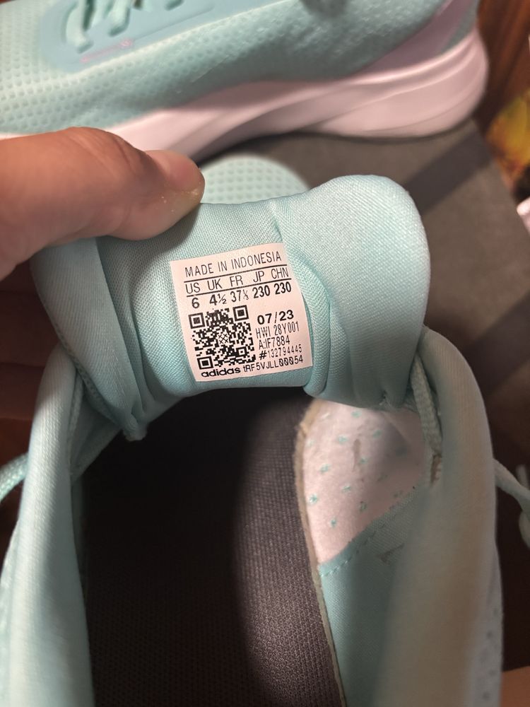 Продавам оригинални маратонки Adidas Duramo SL