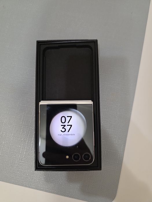 Vand samsung galaxy z flip5