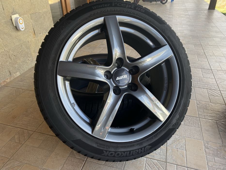 17" 5x114.3 ALUTEC - Kia Hyundai Honda Toyota Mazda