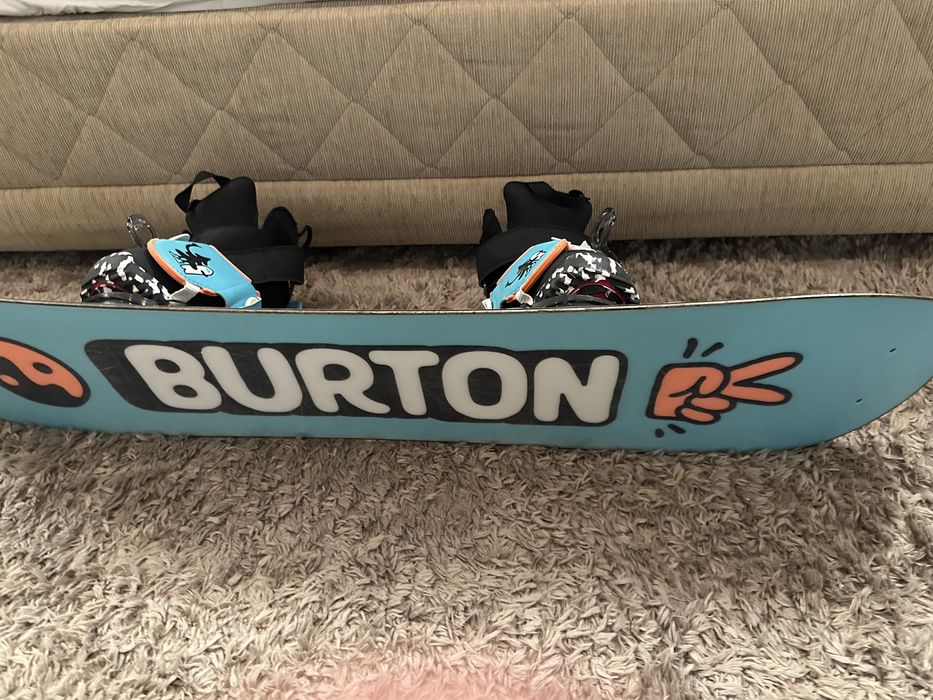 Echipament snowboard Burton pentru copii – pachet complet!