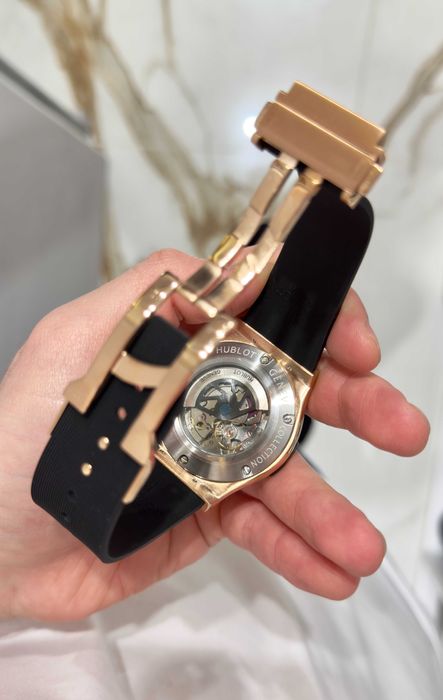 hb classic fusion 42mm злато/каучук