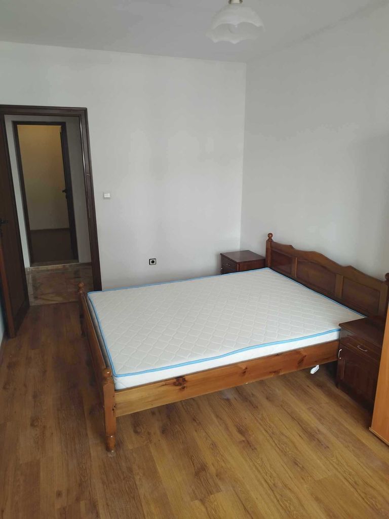 Дава се под наем Тристаен апартамент в София, Център - 100 кв.м за 510 € - Снимка #9