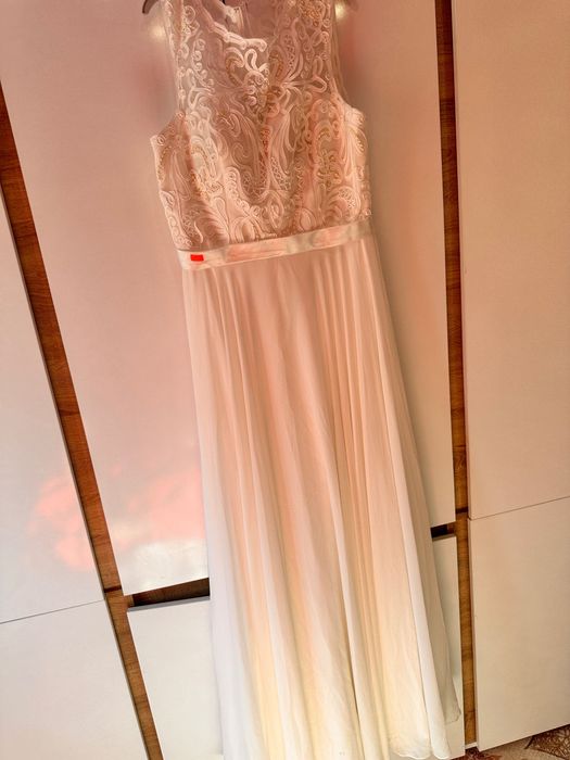 Рокля в отлично състояние