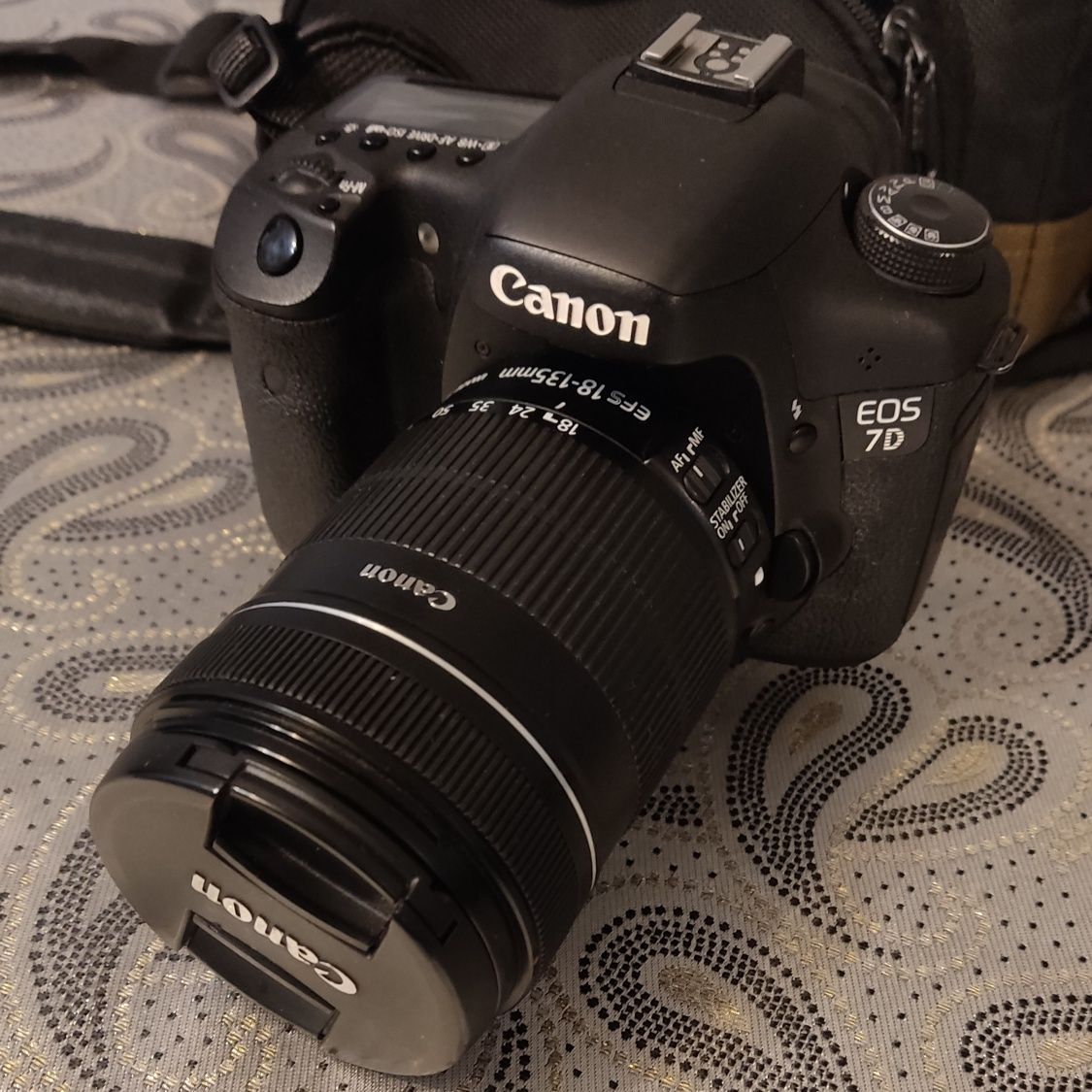 Профессиональный зеркальный цифровой фотоаппарат Canon EOS 7D