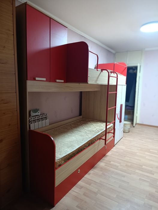 двухярусная кровать