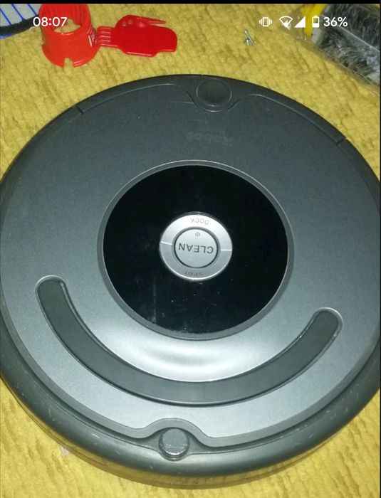 Почистващ робот Roomba 676