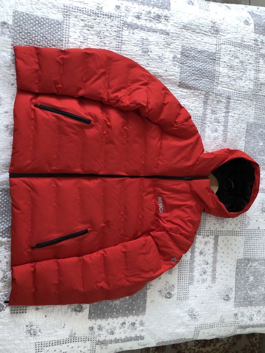 Geci de iarna Nevica